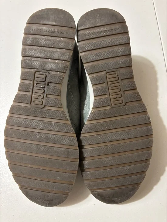 Munro Sutton Suede Lace-Up Sneakers Gray Size 11 Medium Width Side Zipper Office - Picture 5 of 10